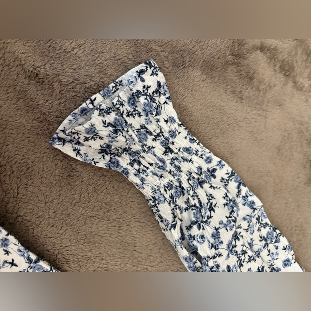 Torrid Blue Floral Blouse - Picture 4 of 8